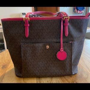 Michael Kors Jet Set Tote
